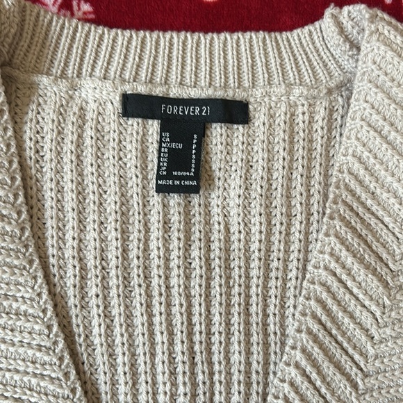 Women’s sweater size small - Picture 2 of 5
